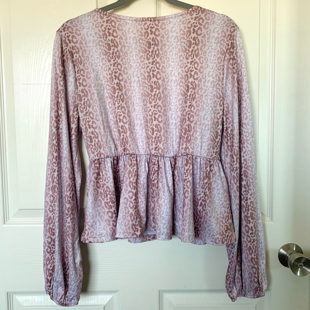 Love Peach Live Sleeve Ruffled Peplum Blouse Top - Picture 3 of 11